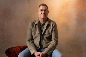 Vince Gill To Receive The 2025 CMA Willie Nelson Lifetime Achievement Award