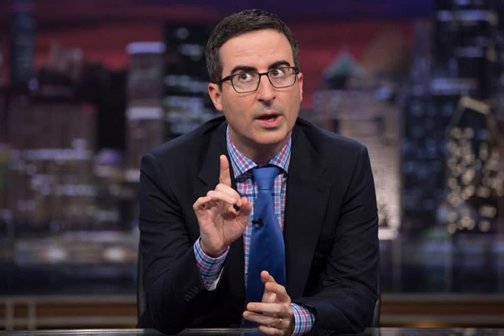 Sydney Crowd Enlightens John Oliver On Abbott's Onion Eating Habits, He