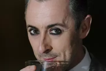 Alan Cumming