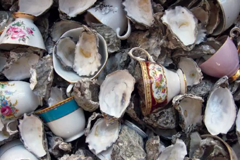 Jonathon Jones - Oysters And Teacups.