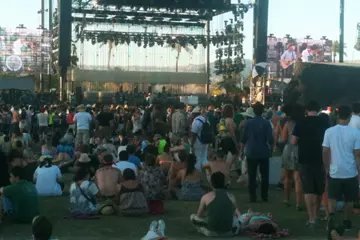 Noel Gallagher does setting sun