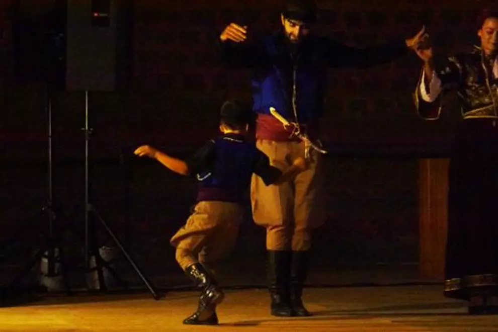 Cretan dancing