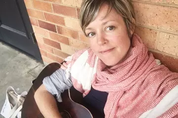 Live pic by Dixon and Smith