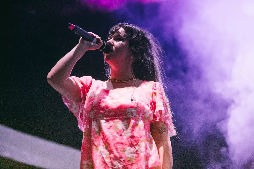 Mallrat @ Big Pineapple Music Festival. Photo by Bianca Holderness.