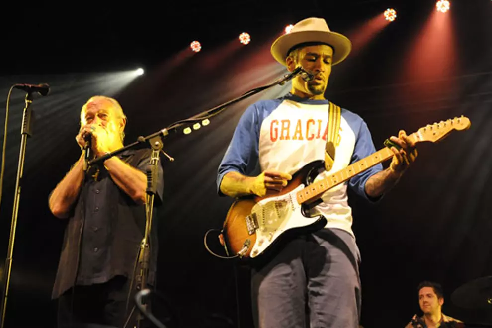 Ben Harper & Charlie Musselwhite: Pic by Linda Heller-Salvador