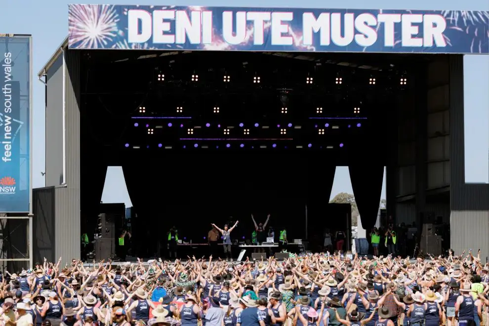 Deni Ute Muster