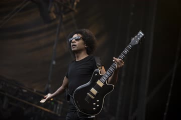 PETA Asks Alice In Chains Temporarily Change Their Name To 'Betty In Chains'