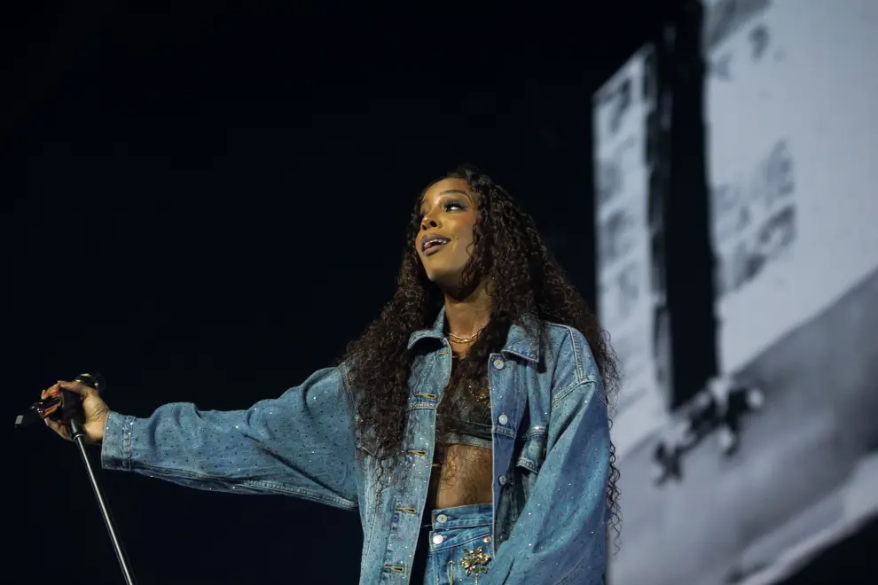 Kelly Rowland @ Fridayz Live