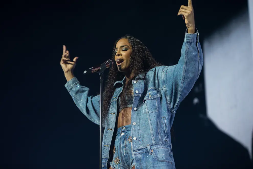 Kelly Rowland @ Fridayz Live