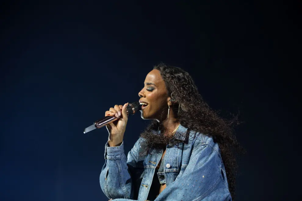 Kelly Rowland @ Fridayz Live