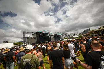 Crowd @ Brisbane Showgrounds. Photos by Terry Soo.