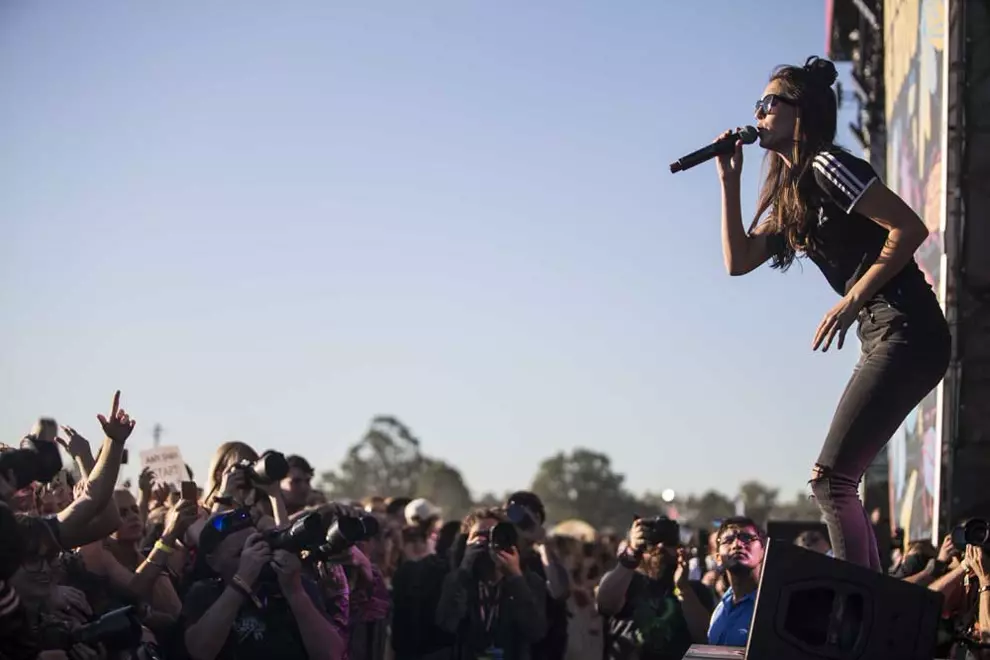 Amy Shark performing at Groovin The Moo Maitland