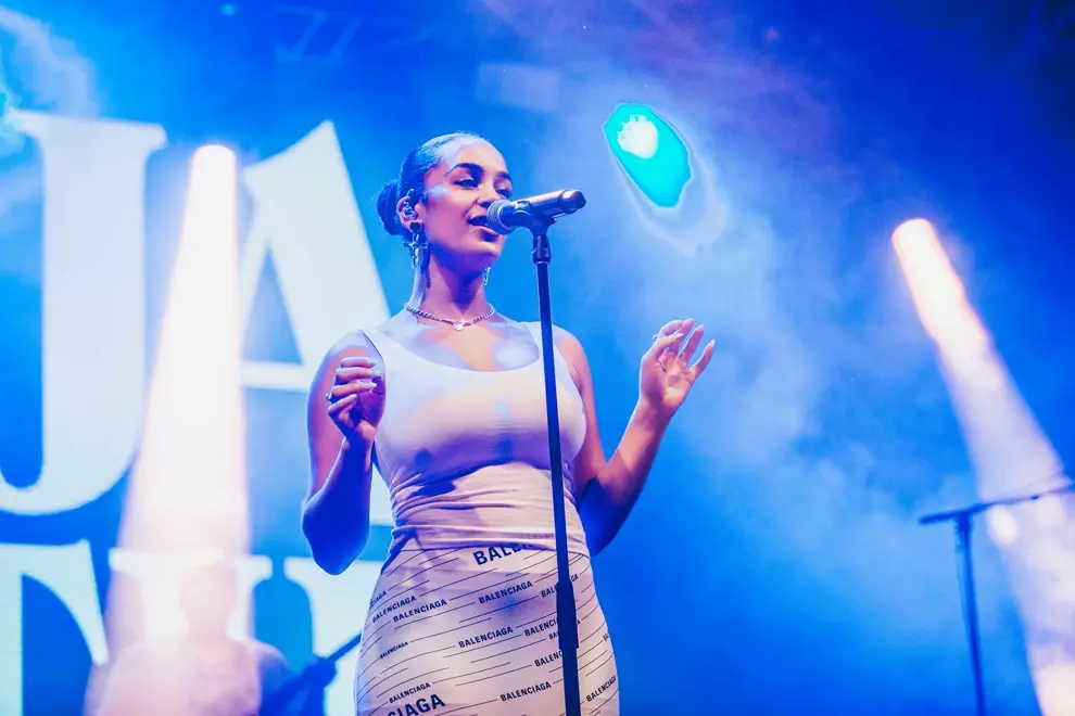 Jorja Smith @ Laneway Festival, Brisbane Showgrounds. Photos by Claudia Ciapocha.