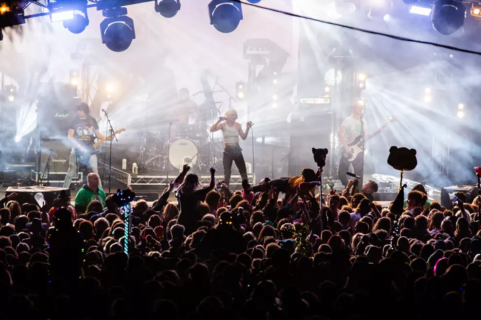 Amyl & The Sniffers at Meredith Festival