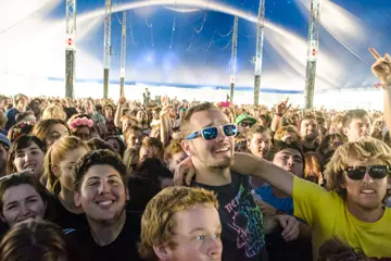 Crowds await FIDLAR.