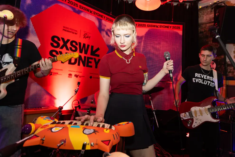 MEOW MEOW AND THE SMACKOUTS