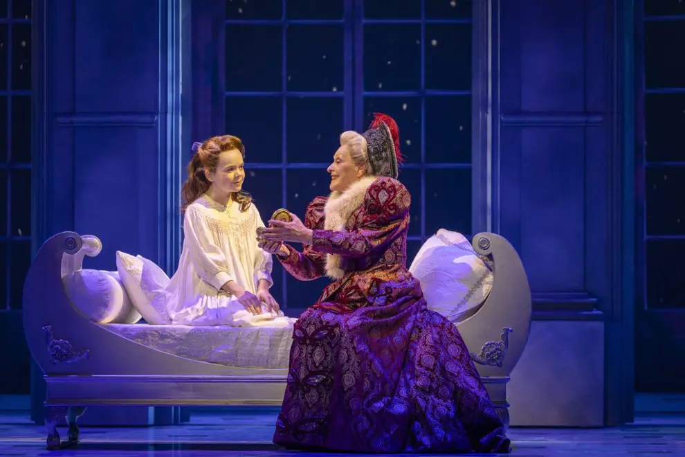 Eleanor Flynn and Nancye Hayes in Anastasia