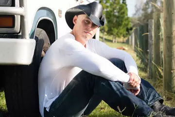 Country Kinda Guy