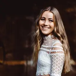 More Bella Mackenzie