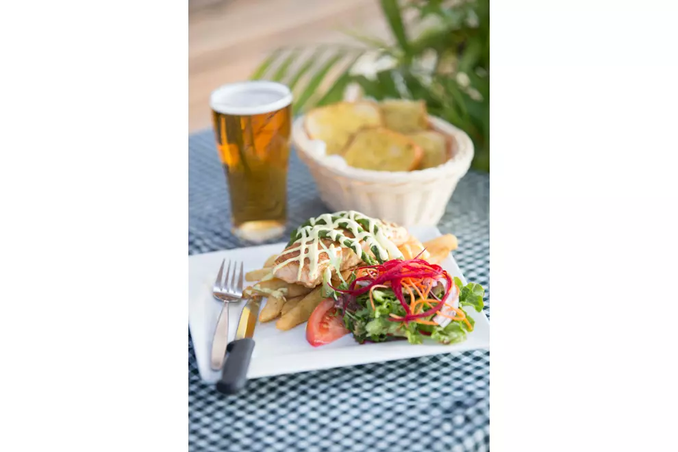 Pics by Cole Bennetts