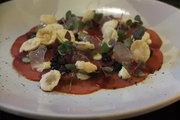 The Carlton: Raw tuna carpaccio