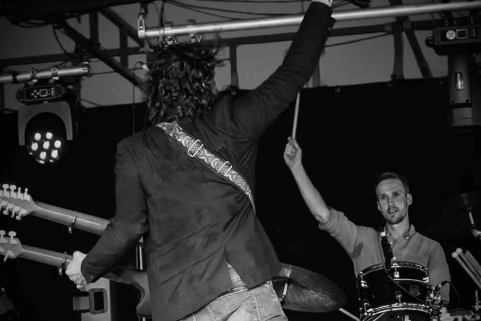 https://media.themusic.com.au/images/standard/gigguide/e7e9e889-2d95-46e6-a25b-ba1d2677e770.990x660.jpg