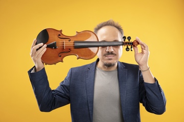 Kew Court House Live: Luca Ciarla SolOrkesrtra