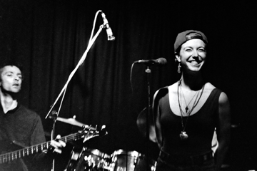 Frente! performing at The Hopetoun Hotel