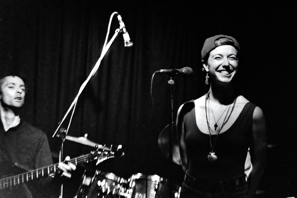 Frente! performing at The Hopetoun Hotel