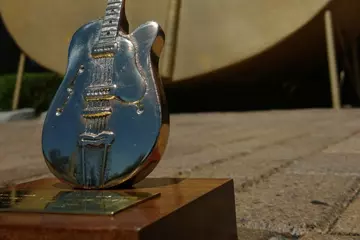 Golden Guitar Award in front of the Golden Guitar. Pic on Nokia Lumia 1020