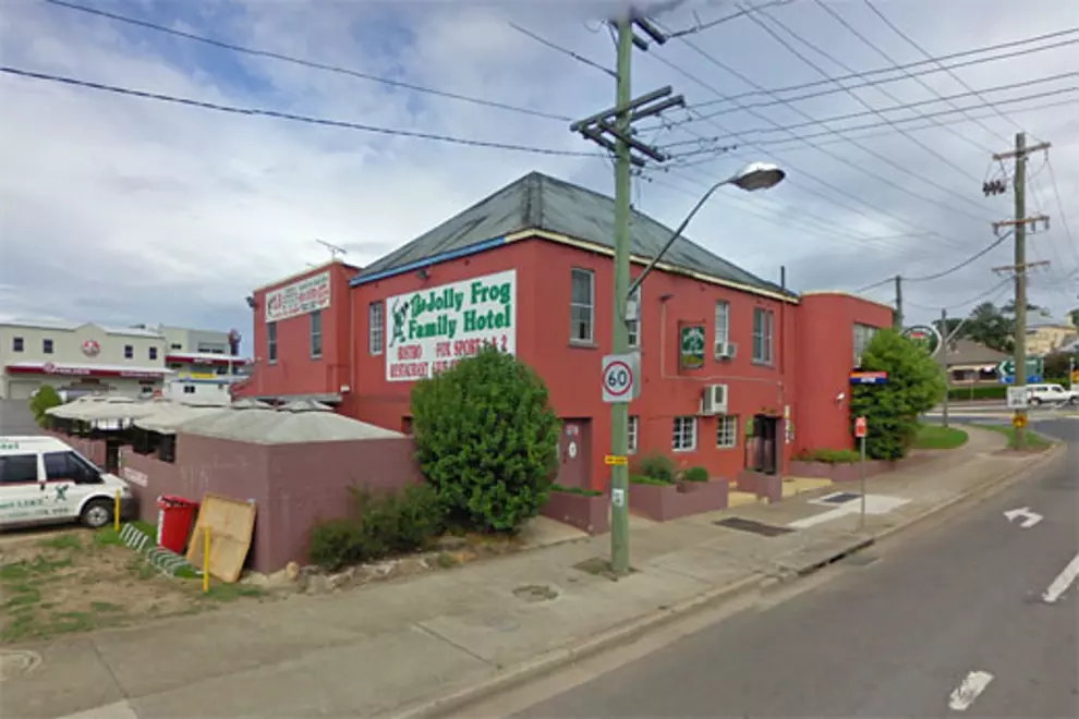 The Jolly Frog in 2010, when it was still open. ©2014 Google