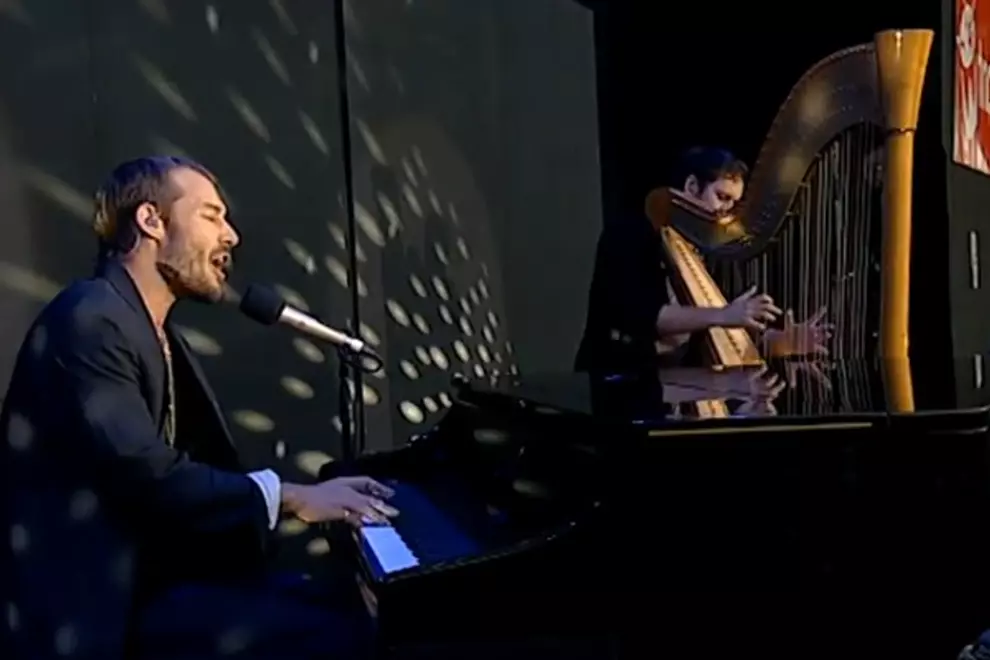 Daniel Johns performing at Beat The Drum