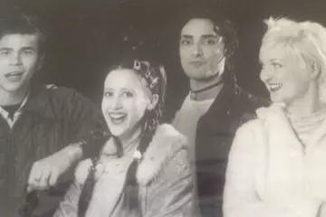 L-R: Dylan Lewis & Jane Gazzo with The Mavis's