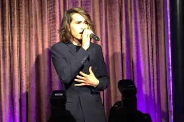 Isaiah Firebrace at Paris Cat Jazz Club
