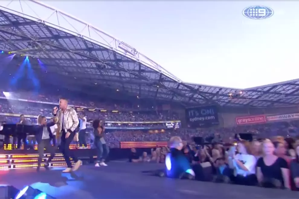 Macklemore performs at NRL Grand Final. Image via Nine Network