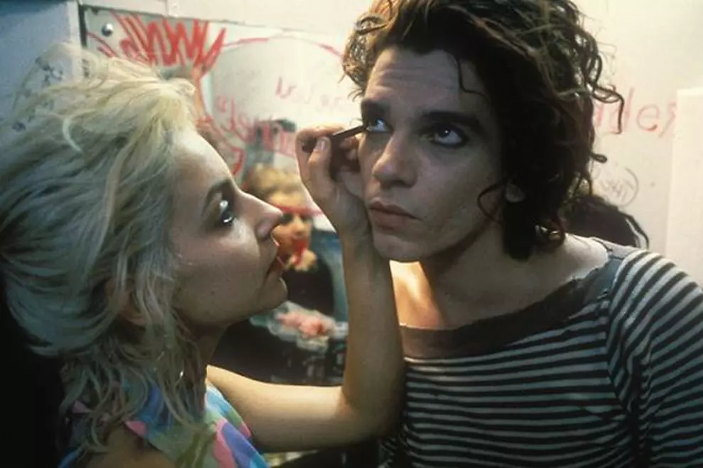 Saskia Post and Michael Hutchence in ‘Dogs In Space’