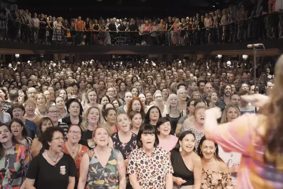 Pub Choir (image via YouTube)