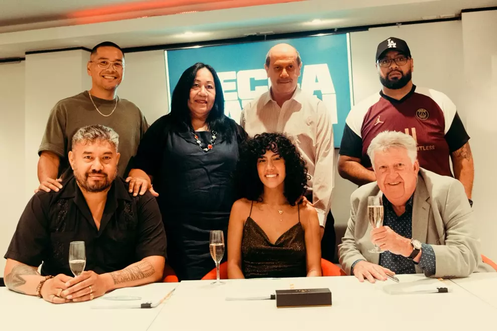 L-R back row: Ricky Simandjuntak (manager), Tammy Hatch (Hatch’s mother), Tony Hatch (Hatch’s father), Willstah (producer) L-R front row: Latukefu, Hatch, Denis Handlin AO