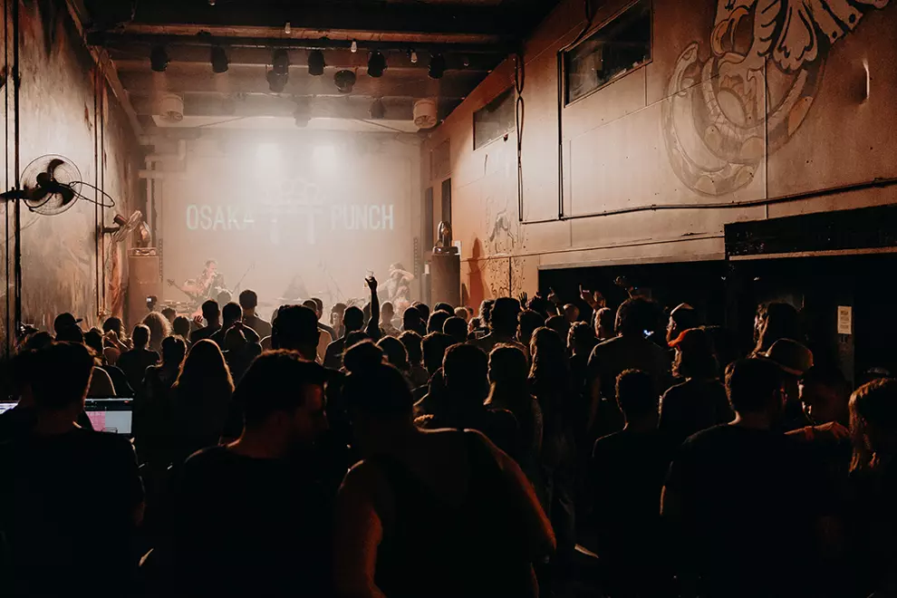 Mo's Desert Clubhouse