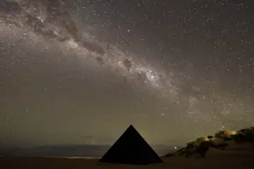 'Dark Side Of The Moon' pyramid