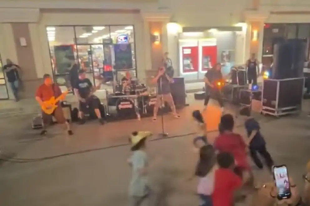 Kids' circle pit at Game Stop