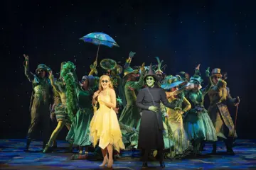 Wicked cast photo