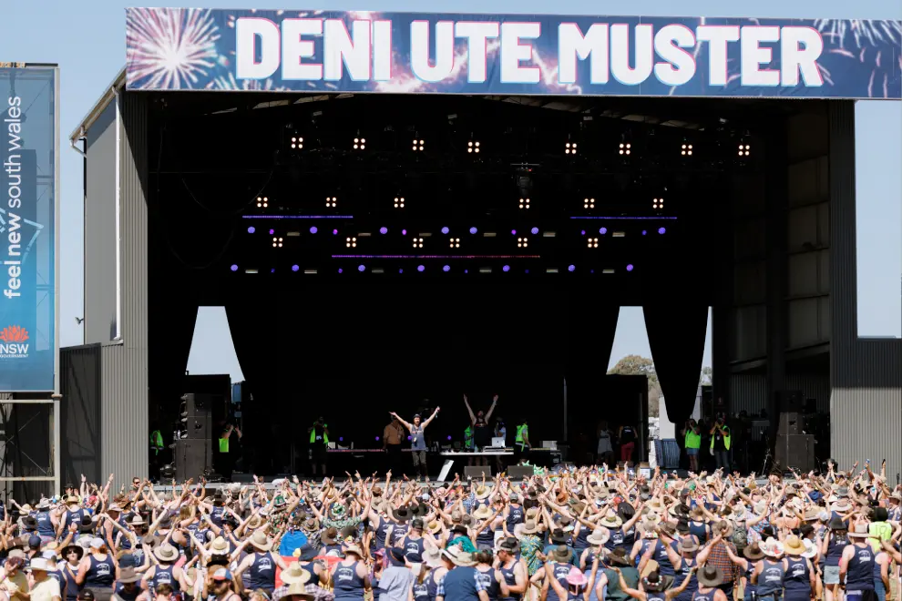 Deni Ute Muster