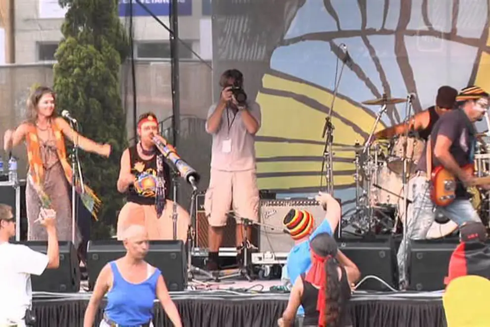 Coloured Stone performing live