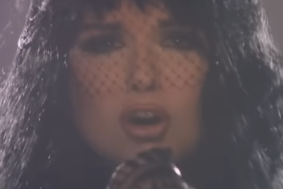 Heart's Ann Wilson in the 'Alone' music video