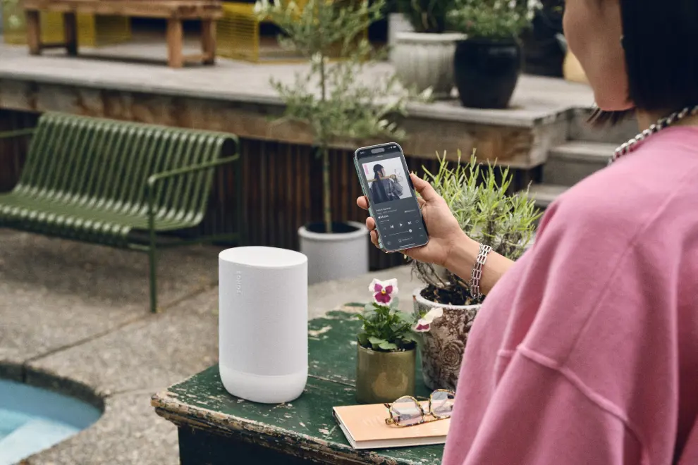 Updated Sonos app interacting with speaker