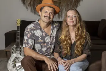 Ash Grunwald, Danni Carr