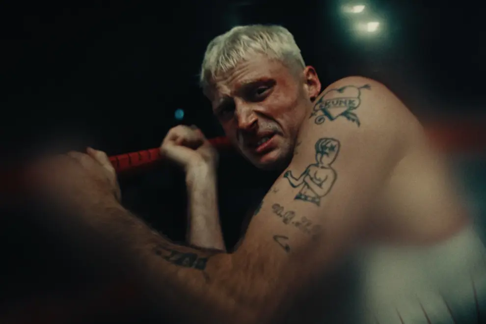 Bino Blip in the 'Boy' music video