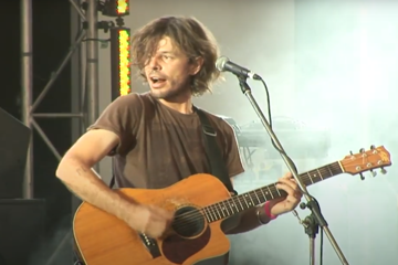 Marcello Milani performing at Woodford Folk Festival 2007 with the Toothfaeries