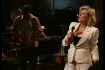 Marianne Faithfull performing live